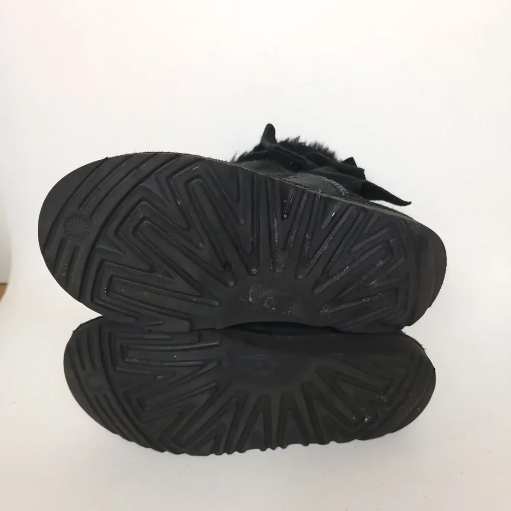 UGG Girls Mini Bailey Bow II Boots Black Sheepskin Water Resistant Youth Size 2